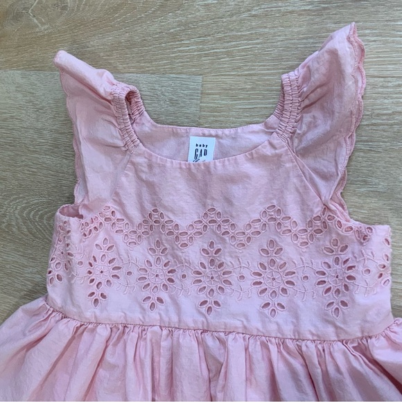 Baby Gap Pink Flutter Eyelet Dress! Size 4T - Picture 6 of 10